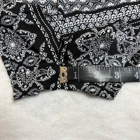 Romeo & Juliet Couture Sleeveless Boho Print Romper Size S Neutral Casual Summer - Picture 7 of 8